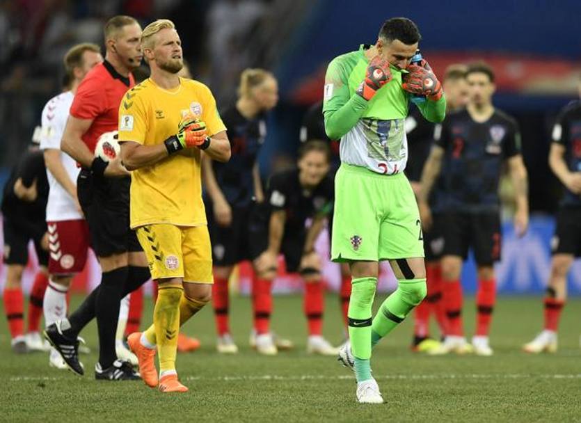 Kasper Schmeichel e Danjiel Subasic pronti per i rigori dopo 120&#39; di battaglia tra Croazia e Danimarca.